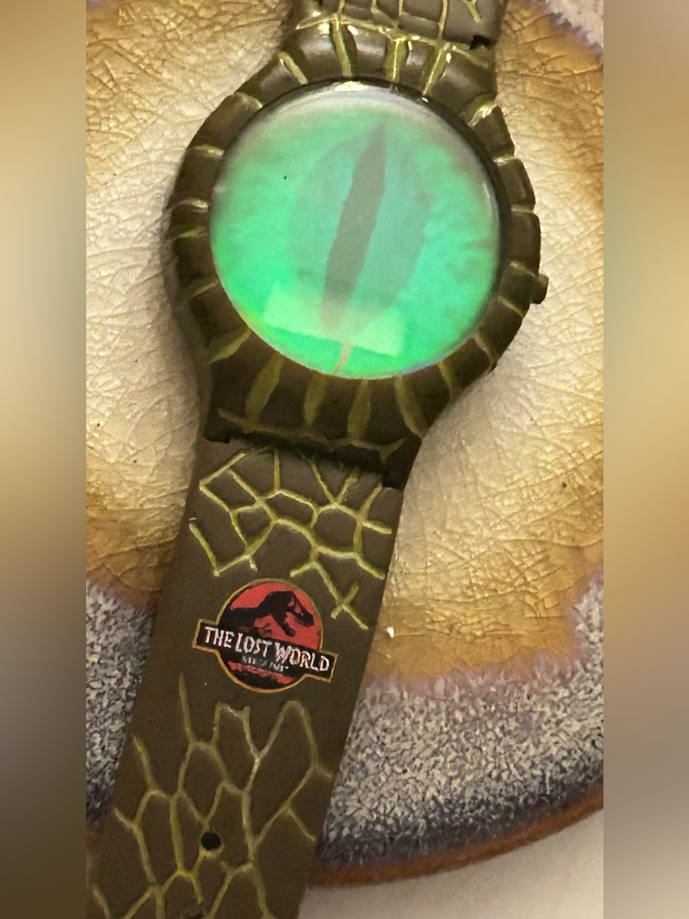 VTG Watch Jurassic Park Hologram Reptile Eye Green Watch - BK Toy Untested